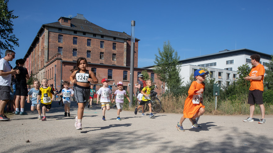 Neben dem Hauptlauf gab es auch zwei Läufe für Kinder und Jugendliche.