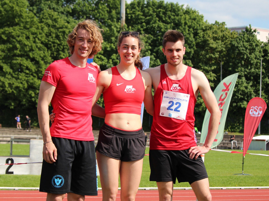 Moritz Hecht, Eva Jansohn und Samuel Düsel (v.l.n.r.) nahmen an den deutschen Hochschulmeisterschaften der Leichtathletik in Darmstadt teil.