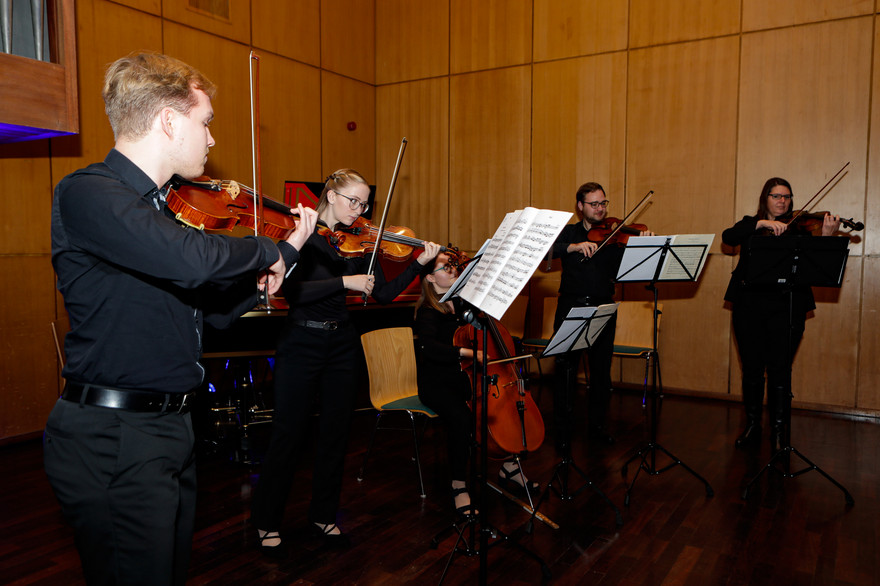 Universitätsmusik auf der Bühne