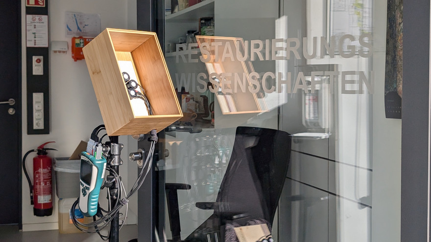 Lichtmessbox mit fünf unterschiedlichen Sensoren zur Erfassung der Intensität von Tageslicht in unterschiedlichen Wellenlängenbereichen