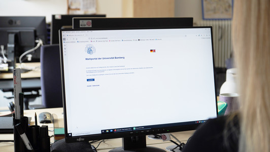 Bildschirm in Büro