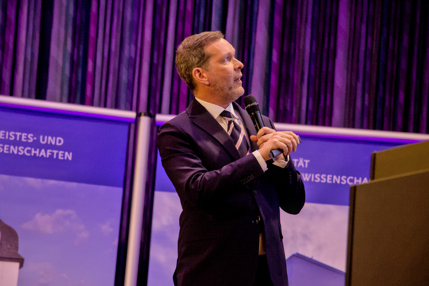 Johannes Glückler auf der Bühne