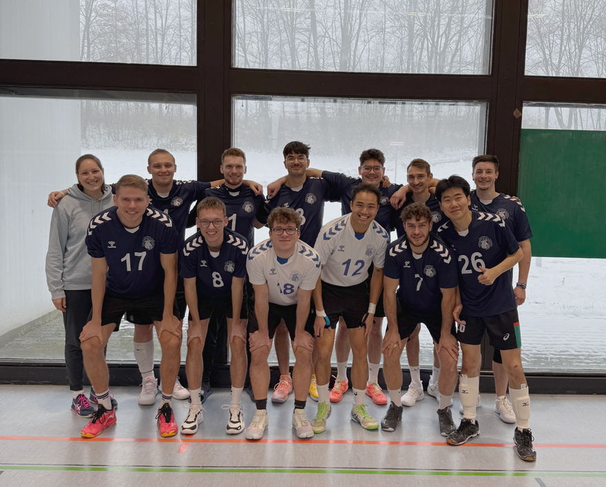 Das Bamberger Volleyballteam der Herren bei den Bayerischen Hochschulmeisterschaften in Regensburg.