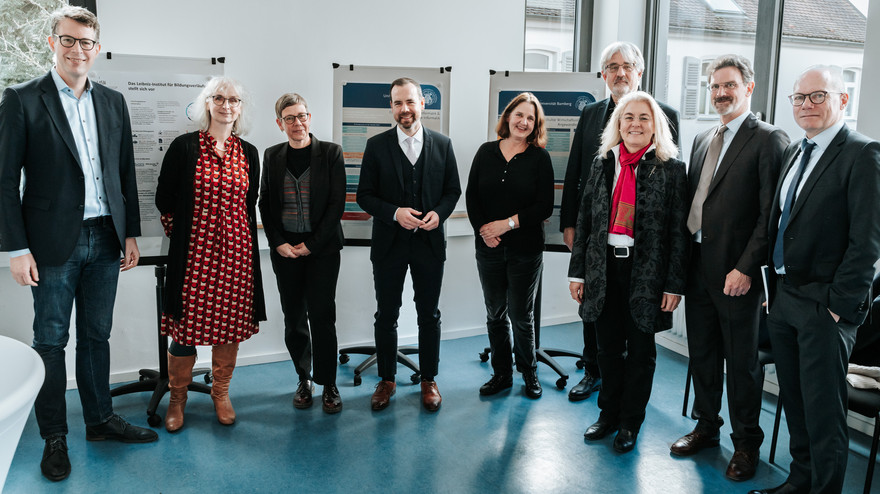 Gruppenfoto anlässlich des Besuchs von Wissenschaftsminister Markus Blume an der Universität Bamberg