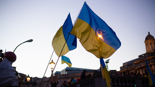 Ukrainische Fahnen wehen