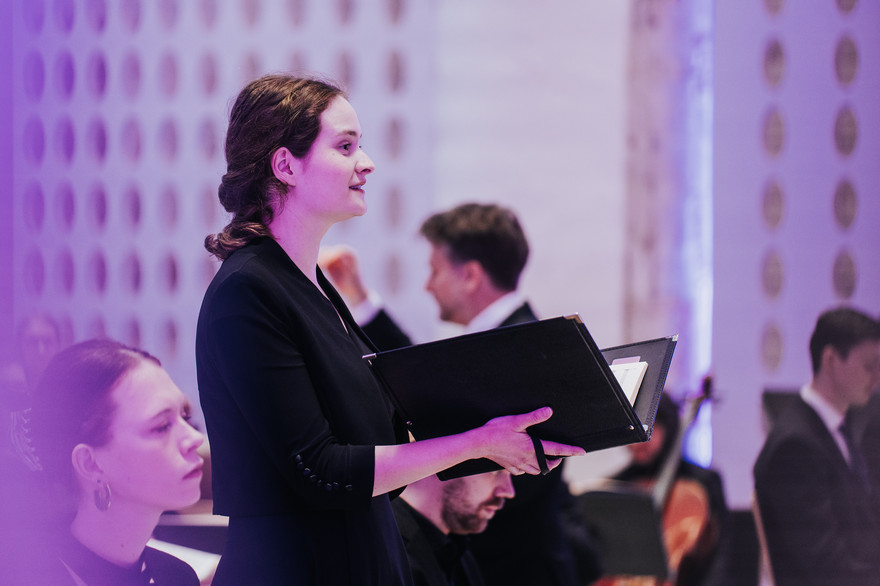 Die Solistin Katharina Schneider