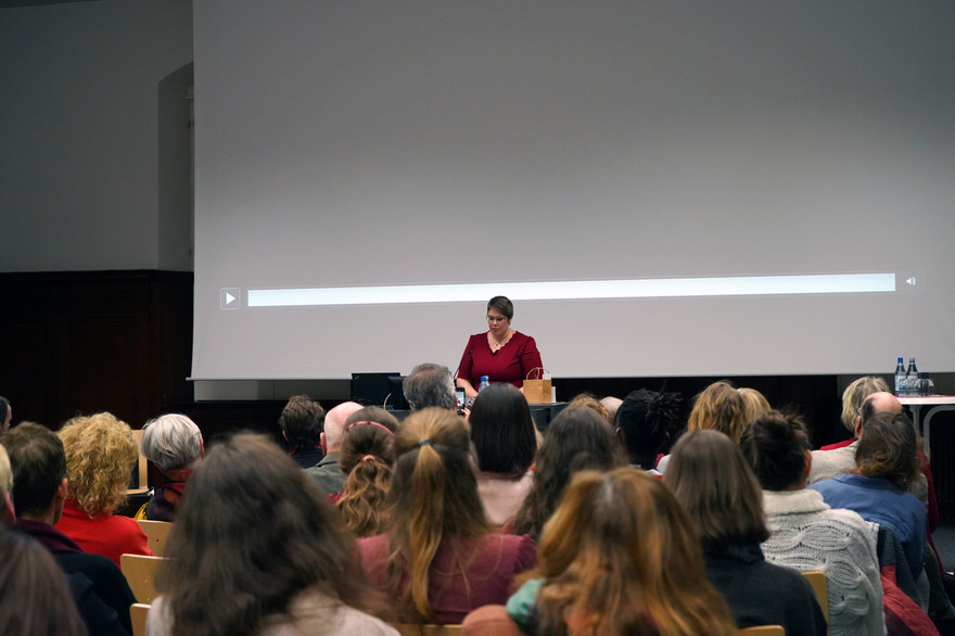 Kerstin-Anja Münderlein (im Foto) hat neben Eva Katharina Treiber den Bettina-Paetzold-Preis erhalten.